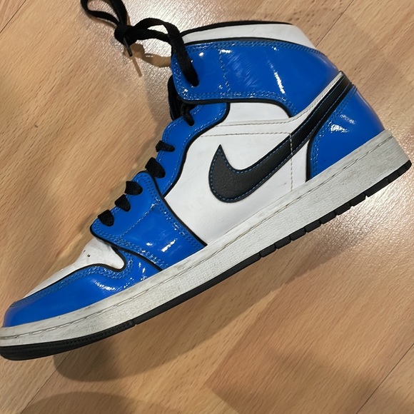 Jordan 1 Mid SE “Signal Blue” - Picture 8 of 8